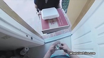 Preview 1 of Elsa Jean Wiht Dad - Pizza delivery chick does extra for cash