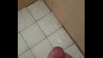 Preview 2 of Cat Boy Sex - Joven se toca en el ba&ntilde_o,  (Y se viene mucha leche)