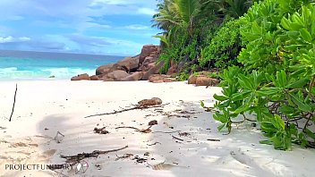 Preview 1 of Hindi Chut Vedio - wild dick ride on public dream beach - projectfundiary