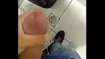 Preview 3 of Www Tub8xxx Com - Tocando uma no trabalho