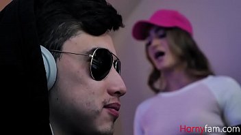 Preview 2 of Curang Pdrm - Gaming Stepbro Gives His Joystick To Sister- Kenzie Madison