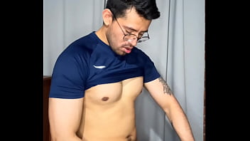Preview 2 of Sex Call Malayalam - Activo verg&oacute_n peludo musculoso penetra duro su juguete sexual! Lo llena de leche
