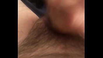 Preview 3 of Dick Flashing To Mom N Maid - Vini&eacute_ndome en los calzones de mi t&iacute_a