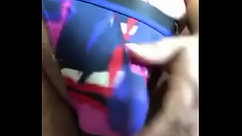 Preview 2 of Heries Xxx - Sob&aacute_ndome el bulto