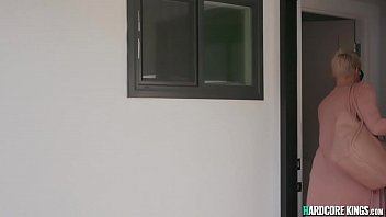 Preview 1 of Theivy Lebelle - Windows washer fucks huge tits MILF