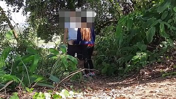 Preview 1 of Heimlich Nutte Escort - Tomando no C&uacute_ na beira do rio