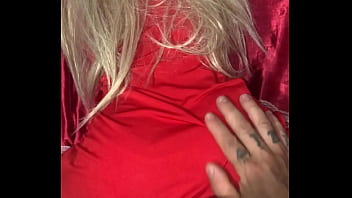 Preview 2 of Kienna Dor - Papai noel deu pinto no cusinho da minha mulher novinha gostosa