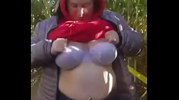 Preview 3 of Balochi Xxx Pakistan - Bbw tittie flash