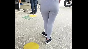Preview 4 of Mom Amerika Is Park - Rica culo se le ve la tanga negra PART 3