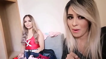 Preview 3 of Seal Pack Xxx 1 Man 1 Girl - Por aqu&iacute_ en las I instalaciones de #Televisa junto a BarbaraMontxxx y RenataMendozaX