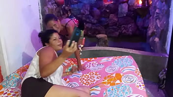 Preview 1 of Arbie Xxx Hd Video - Deliciaslatinas1 - update #41 - estaba con mi celular me tome foto con mi hermanastra y ella queria follar y cogimos en la fuente - Dec 19,  2024