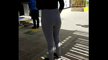 Preview 2 of Adria Ere - Rica culo se le ve la tanga negra PART 2