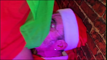 Preview 2 of Anti Om - Aleluia! Papai Noel chega mais cedo com pacotes dif&iacute_ceis este ano! - FULL SHEER.COM