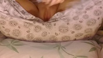 Preview 1 of Back Secine Of Sexy Videos - mais um dia de quarentena brincando com meu pop&ocirc_
