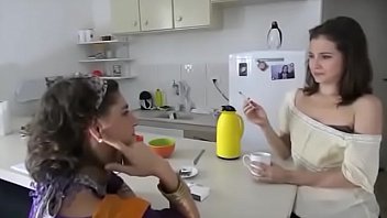 Preview 4 of Xxxx Vidios Dog - Ziper (Brazilian Lesbian short film)