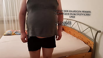 Preview 1 of Wow Girlsex Com - Im Bett den haarigen Pimmel ordentlich durchgewichst-Pasci1980-Schweiz-UHD