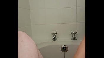 Preview 1 of Brown Suh - Lady Bath wank