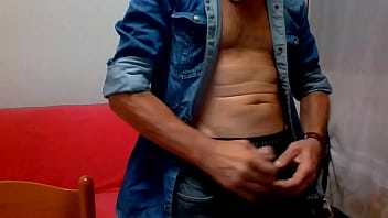 Preview 2 of Sex With A Gay - Aiutami a cambiare i jeans