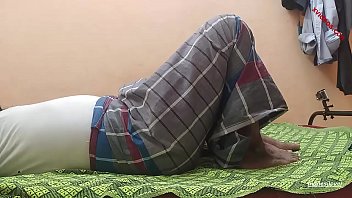 Preview 1 of Xxxxxxxxvideo 10 Year - जवान लड़की की सील उसके दोस्त ने तोड़ी