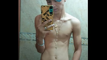 Preview 4 of Fake Agent Com - Mira como me masturbo en el ba&ntilde_o