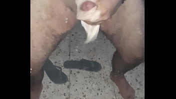 Preview 2 of Love Wahit Xxx - me masturbo y me vengo rico sacando mi semen con pechuga de pollo