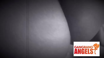 Preview 3 of Gianna Michaels Poker Game
