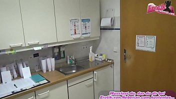 Preview 1 of Lesbian In Swimsuit - deutscher arzt fickt patientin ohne kondom mit creampie
