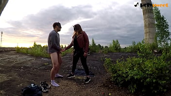 Preview 4 of 12yers Girlsex - ПУБЛИЧНО ТРАХНУЛА СВОЕГО МАЛЬЧИКА НА КРЫШЕ ЗАБРОШКИ using cum lube