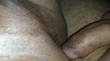 Preview 2 of Black Cutie Fucks Her White Bf - Meu amigo veio me visitar e ganhou rolada de 19cm