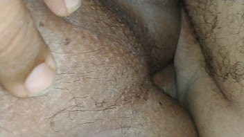 Preview 3 of Black Cutie Fucks Her White Bf - Meu amigo veio me visitar e ganhou rolada de 19cm