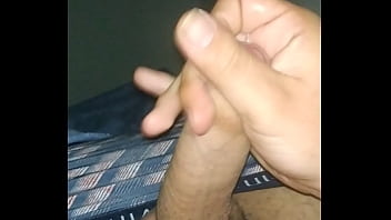 Preview 4 of Butfullxxx - Novinho pau grosso 19 cm batendo uma e gozando