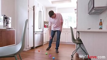 Preview 1 of Romane Gila - step On Easter- Kit Mercer