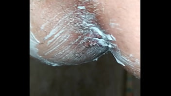 Preview 2 of Extreme Hard Teen - Gay - Depilando o Rab&atilde_o Para Levar Vara
