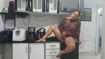 Preview 3 of Sunny Leone Xnxx 2014 - Mestruei no meio da masturba&ccedil_&atilde_o !!! Por favor n&atilde_o ver