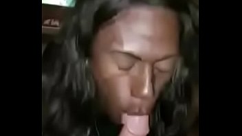 Preview 1 of Xxvporno Com - La morena mamandosela ami amigo