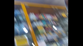 Preview 1 of Cici Stone - Gostosas no supermercado