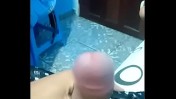 Preview 2 of Mam Fuckimg Mam Asshold - Ordenhando de leve