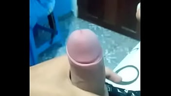Preview 3 of Mam Fuckimg Mam Asshold - Ordenhando de leve