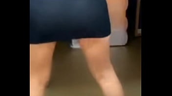 Preview 2 of Asian Eex - Se le ve la tanga y las nalgas ..que piensan