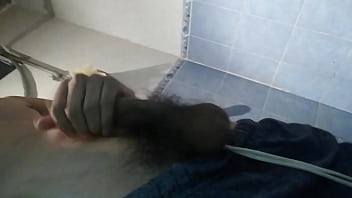 Preview 4 of Real Hot Mom Strip - Un peque&ntilde_o video de mi verga