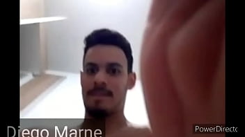 Preview 1 of Big Nipple Hole Fuck - Neg&atilde_o da giromba tomando banho