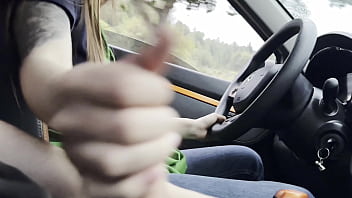 Preview 2 of Bruce Venture Mia Khalifa - La empleada de la cafeter&iacute_a entra en mi auto y drena mis bolas
