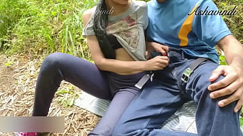 Preview 2 of Hindi Porn Old - Her Juicy Pussy made me Cum in a Public Park. Ashavindi