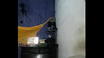 Preview 1 of Big Swinger Dildo - Cdzinha com brinquedo na bundinha