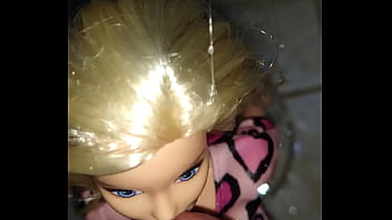 Preview 2 of Liberte Tubeuelle - ba&ntilde_o nueva barbie lluvia dorada 2/2