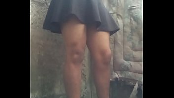 Preview 1 of Buduun Huuhen - Falda con el viento