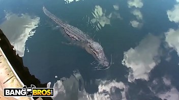 Preview 1 of Sperma Di Lubang Memek - BANGBROS - That One Time We Picked Up Young Blonde Cutie Tessa Taylor In The Everglades...