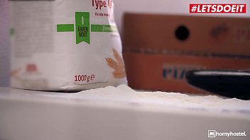 Preview 1 of Cowo Ganteng Jilat Memek Pacar - LETSDOEIT - #Ginebra Bellucci - Horny Spanish Teenager Pays The Big Cock Pizza Guy With Her Pussy