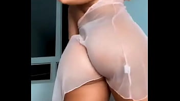 Preview 4 of Alt Oma - Edecan fontanera colegiala con babydoll blanco sexy