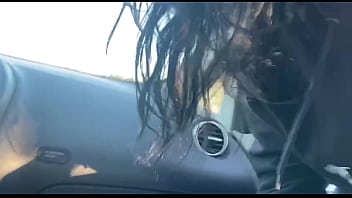 Preview 1 of Randesex - Maya sube en el coche de un extra&ntilde_o y follan el parking p&uacute_blico